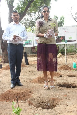 Sriya Reddy at The Green Plant Revolution Photos